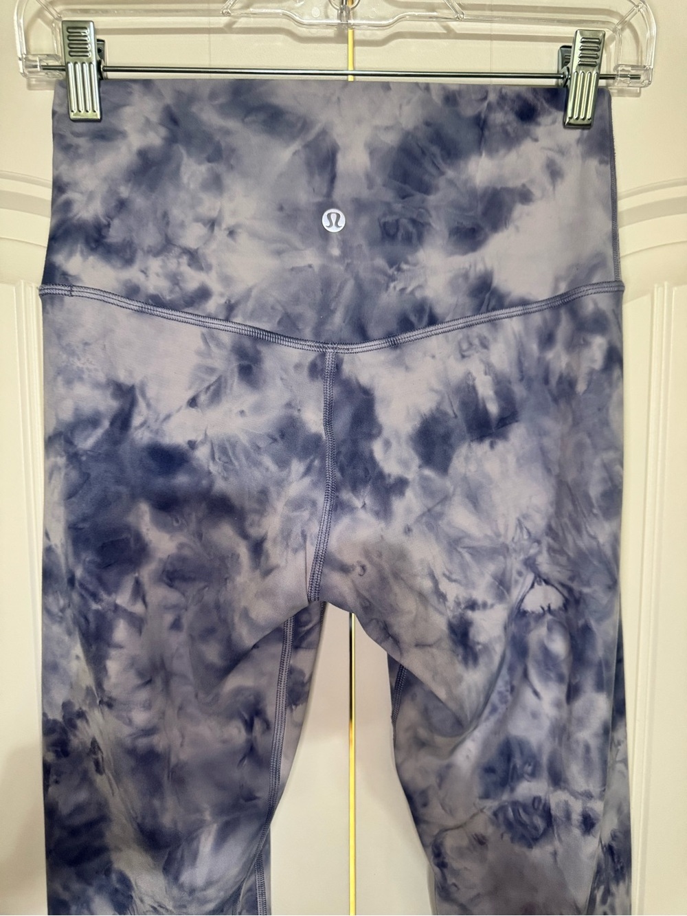 Lululemon Align Crop 21" in Diamond Dye
Diamond Dye Iced Iris Peri Purple Size 6 - Picture 7 of 12